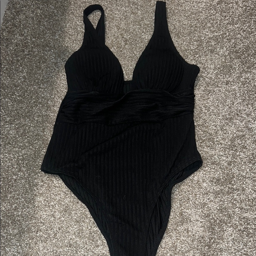SHEIN Black Ribbed One Piece Swimsuit